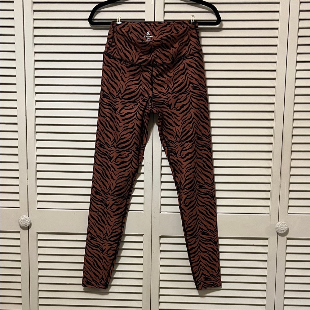 Kyodan Zebra Print Leggings